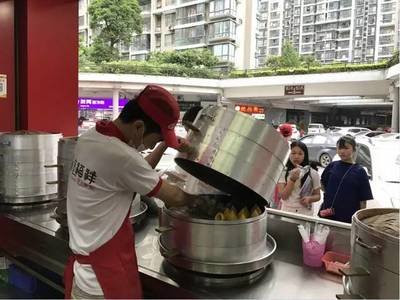 佶福祥包子:中南大學80后碩士賣包子 年營業額2億元